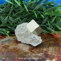 Pyriet kubus in matrix (Art. A)