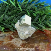 AANBIEDING: Pyriet kubus in matrix (Art. C)