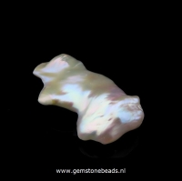 Zoetwaterparel van 40 x 23 mm