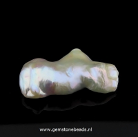 Zoetwaterparel van 40 x 23 mm