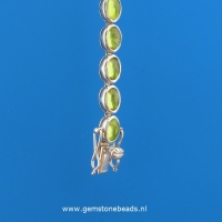 Peridoot armband 925 zilver met 24 steentjes