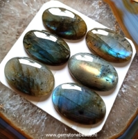 Labradoriet cabochon AA 22 x 35 mm