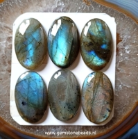 Labradoriet cabochon AA 22 x 35 mm