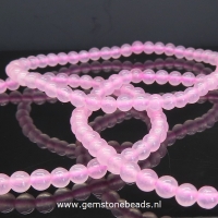 Rozenkwarts kralenarmband van 4 mm