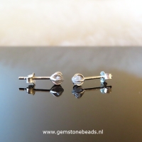 Oorknopjes met ruwe Diamantjes van 4 mm