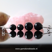 Onyx facet geslepen oorknopjes 925 van 8 mm