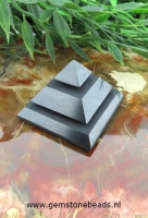 Shungite Sakkara piramide van 5 cm