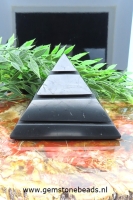 Shungite Sakkara piramide van 10 cm